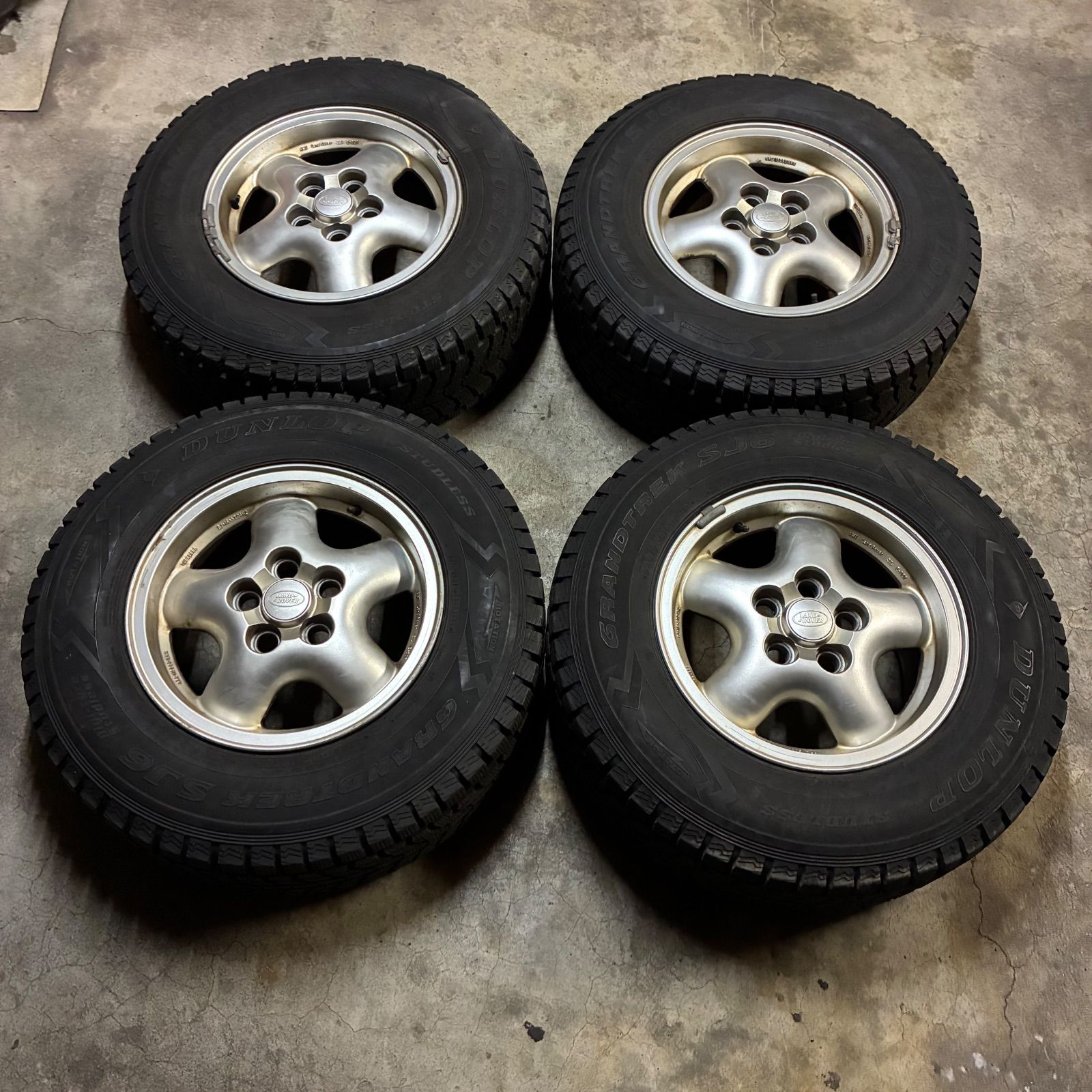 ダンロップ LAND ROVER ランドローバー 純正 16-8J 57 PCD120 ハブ径70mm 5穴 4本セット 16インチ ディスカバリー タイヤ 2005年 245 70 R16