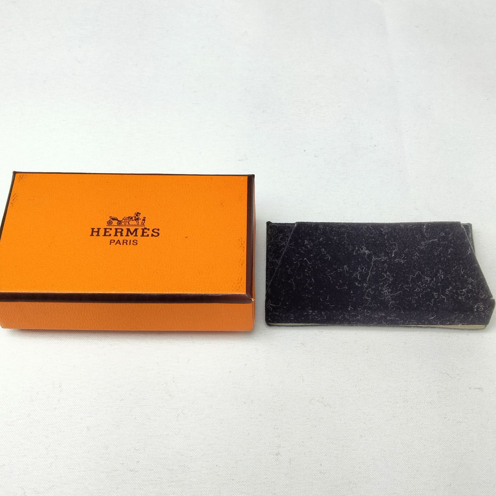 ✨HERMES✨エマイユ ピアス 七宝焼 ゴールドカラー ブラック フラワー