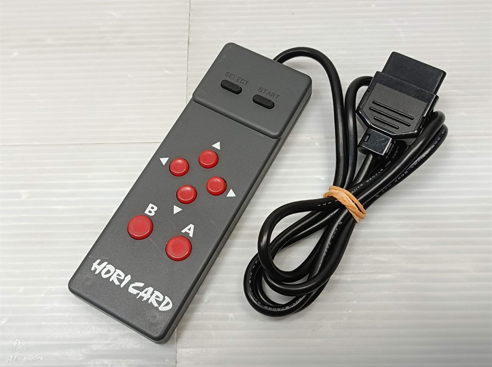 動作品 HORI CARD コントローラー HJ-12/ファミコン - メルカリ