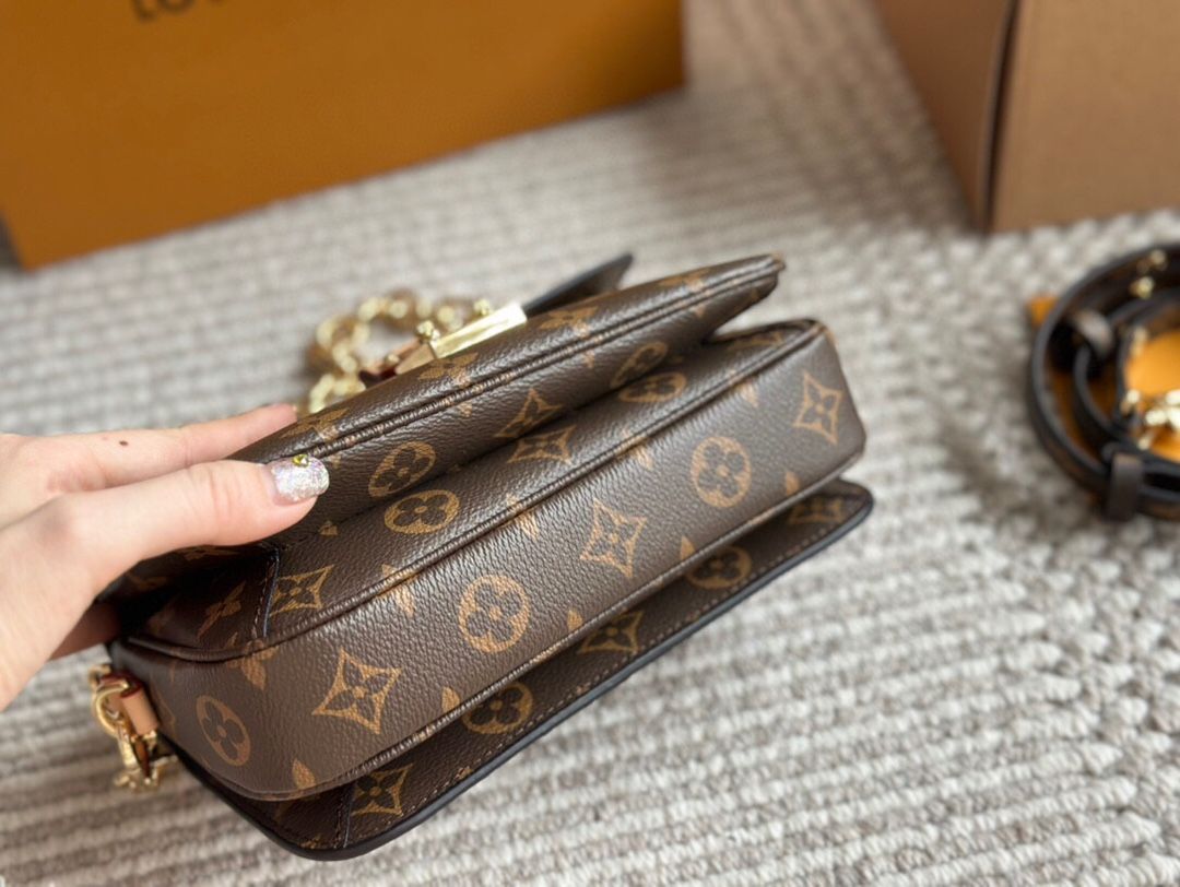 値下げLOUIS VUITTON チェーン　バック ルイ ヴィトン LOUIS VUITTON ルイヴィトン 黒 ノワール