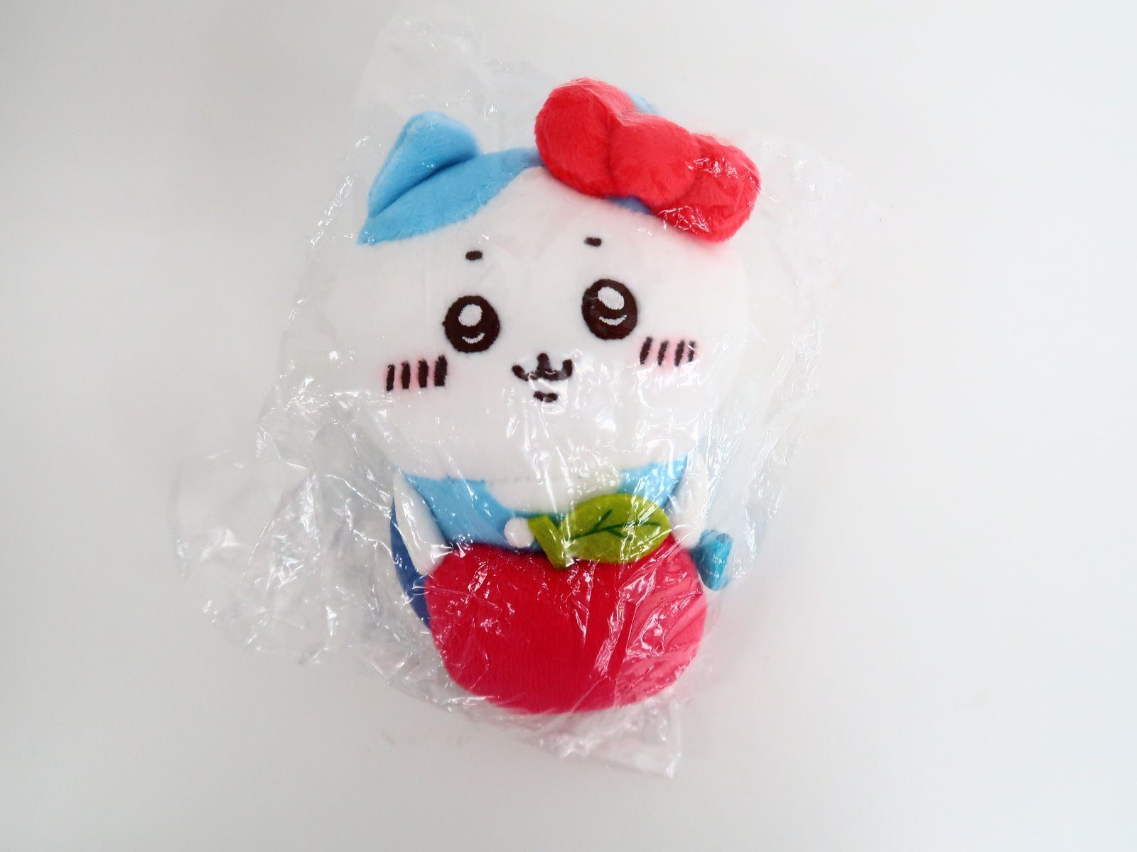 ちいかわ×サンリオキャラクターズ ハチワレ・ハローキティ