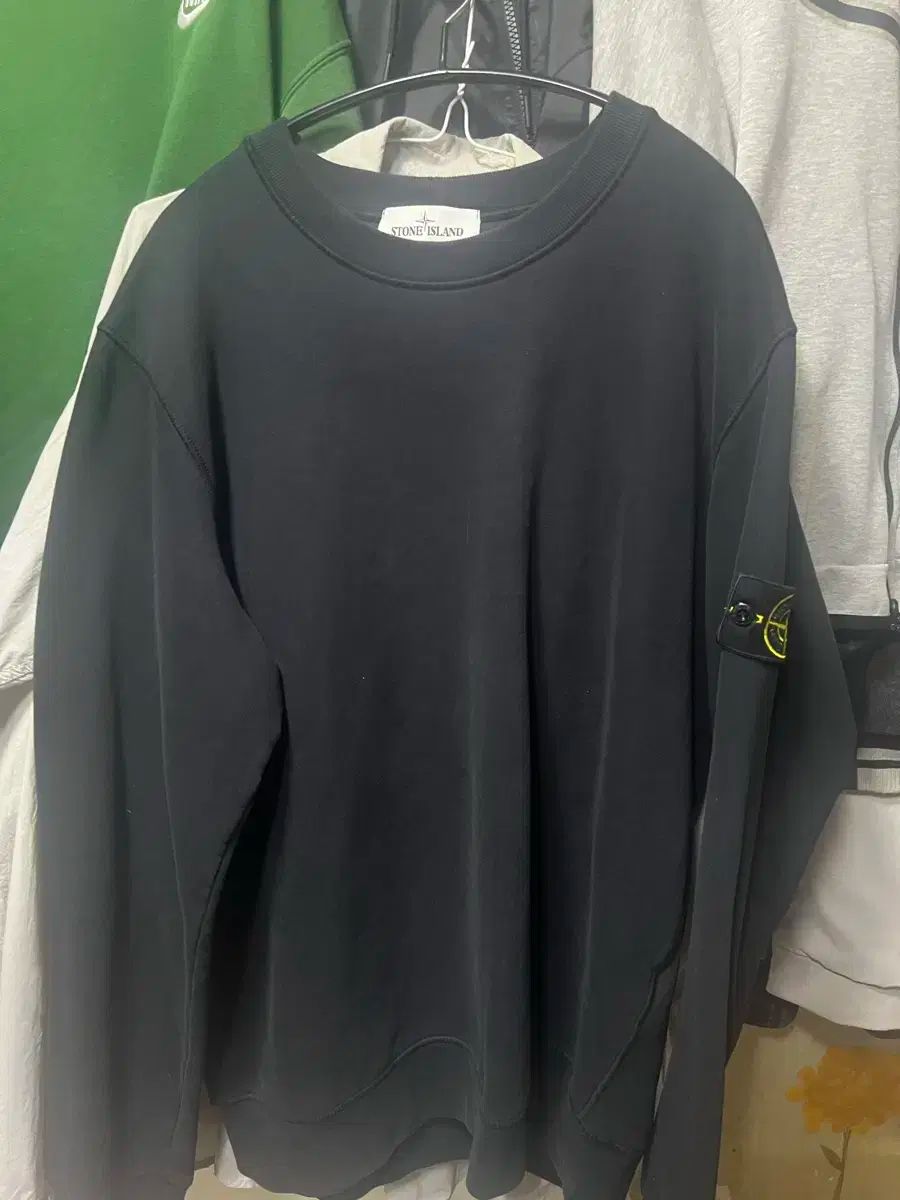 【雷市場（ポンジャン）商品韓国直送】 STONE ISLAND(ストーンアイランド) パーカー