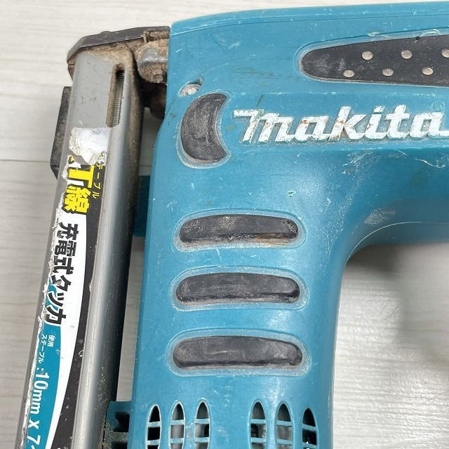 ST110D 充電式タッカ ※動作確認済み マキタ 【中古品】 □K0047426
