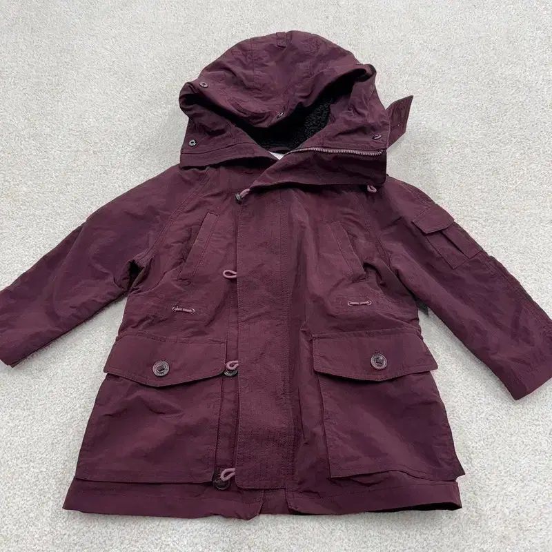 欲しいモノを一括サーチ。 純正品 4Y BURBERRY バーバリー トゥイーン コートジャケット ふわふわの