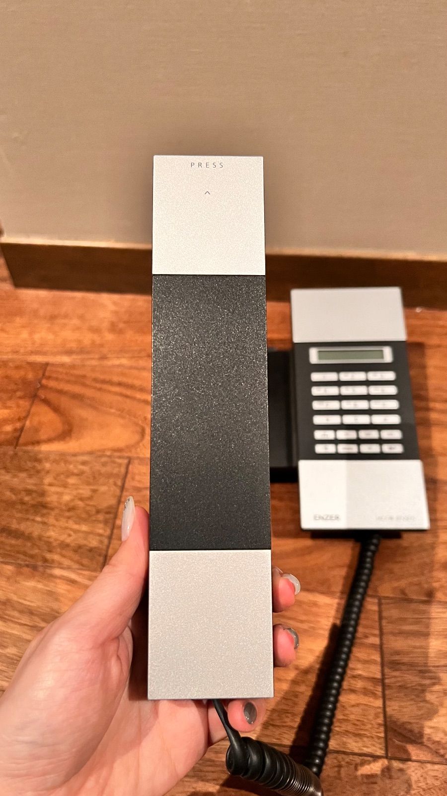 美品】バレンシアガ 三つ折財布 シルバー カーフスキン エブリイデイ