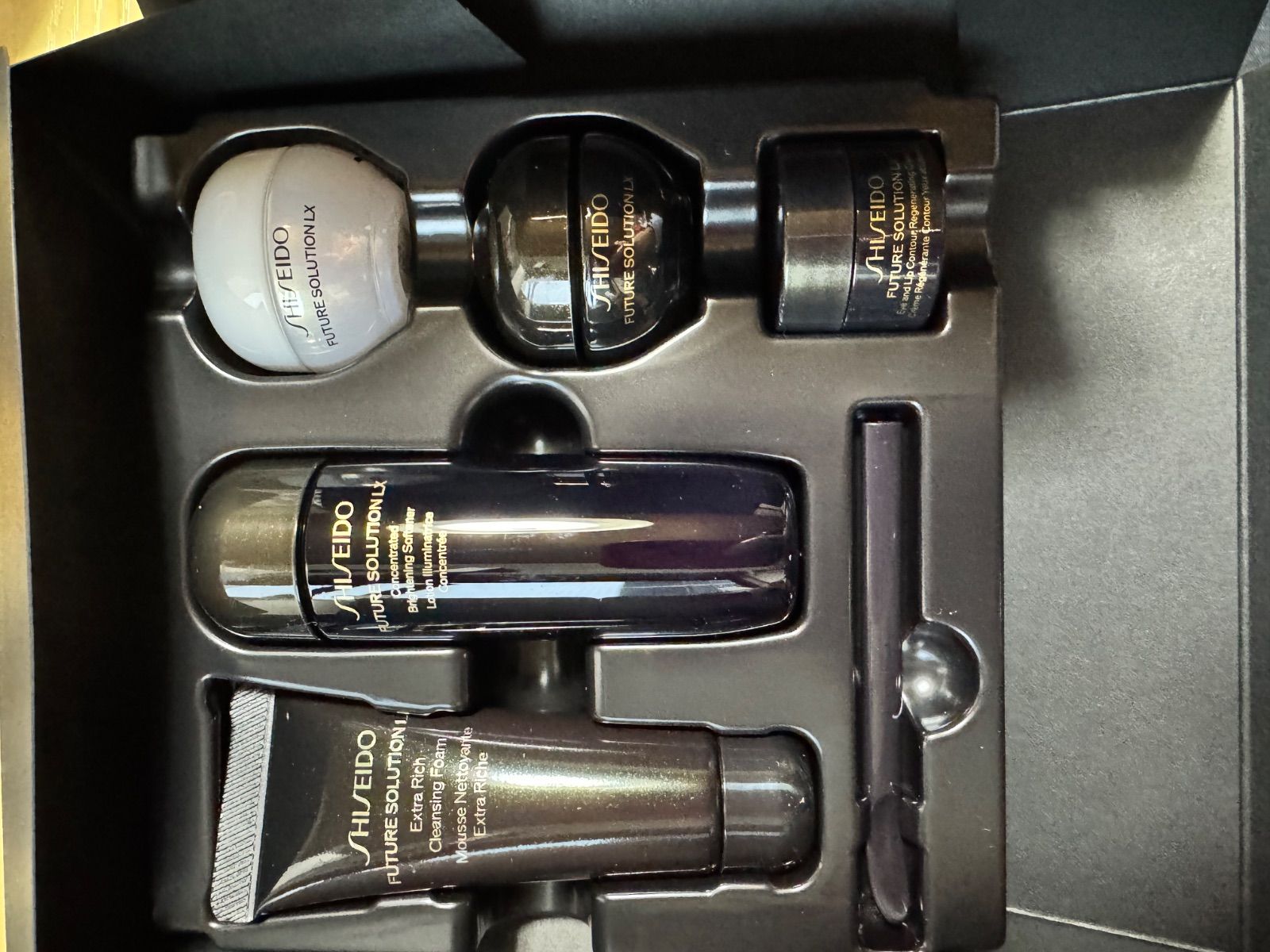 SHISEIDO FUTURE SOLUTION LX トライアルセット SHISEIDO FUTURE