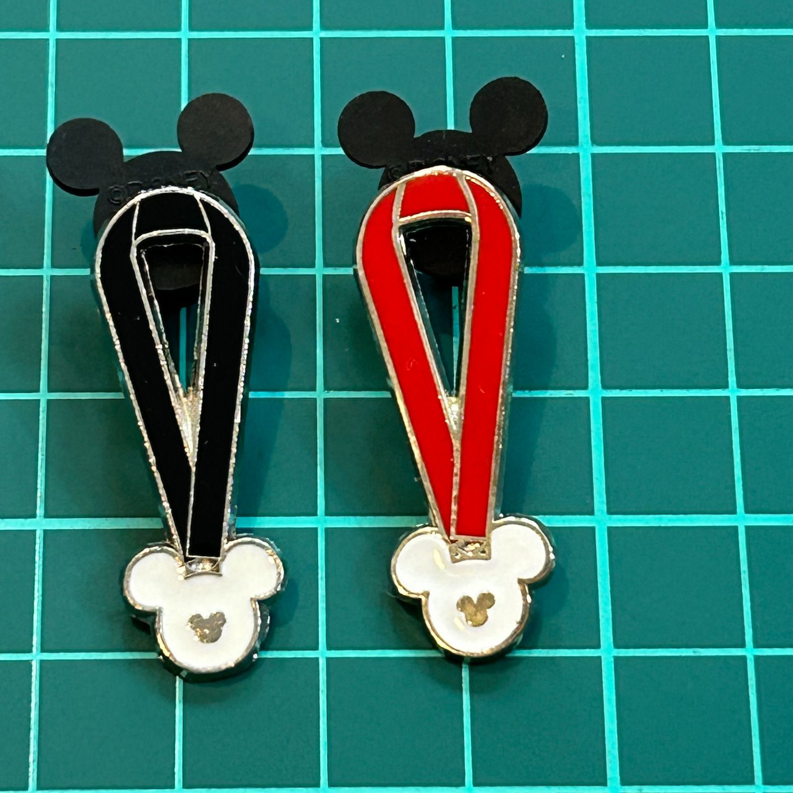 海外限定 ヒドゥンミッキー ピンバッチセットディズニー