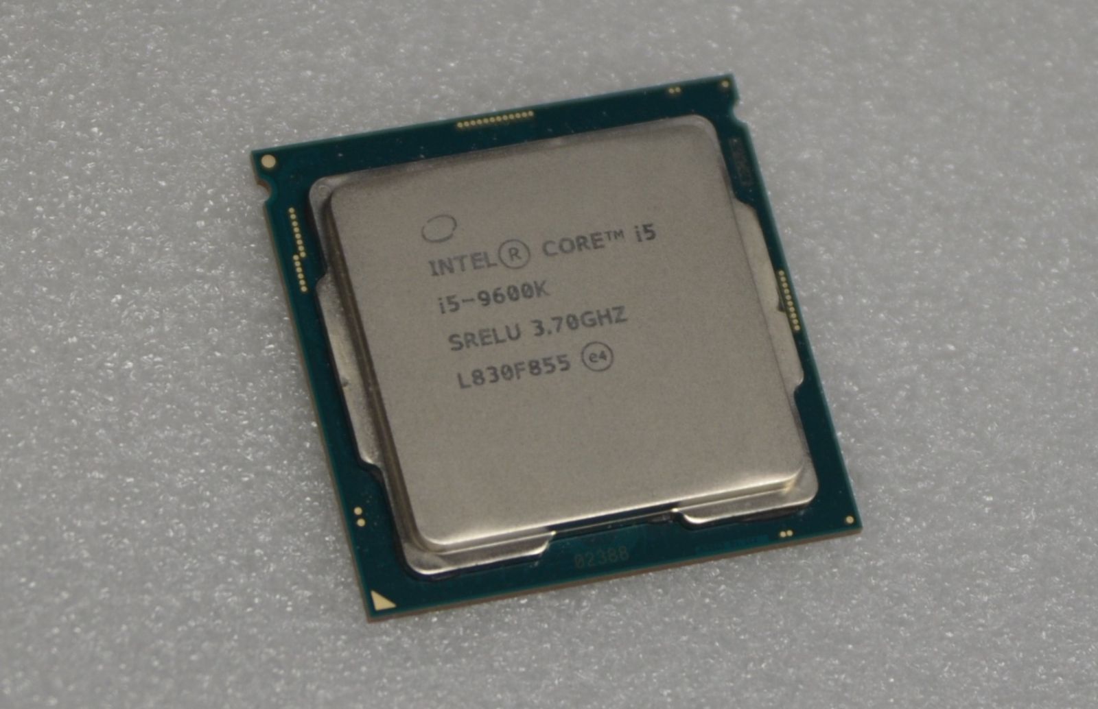 CPU Intel Core i5- 9600K 3.70GHｚ SRELU 中古品×1個 （1015） - メルカリ