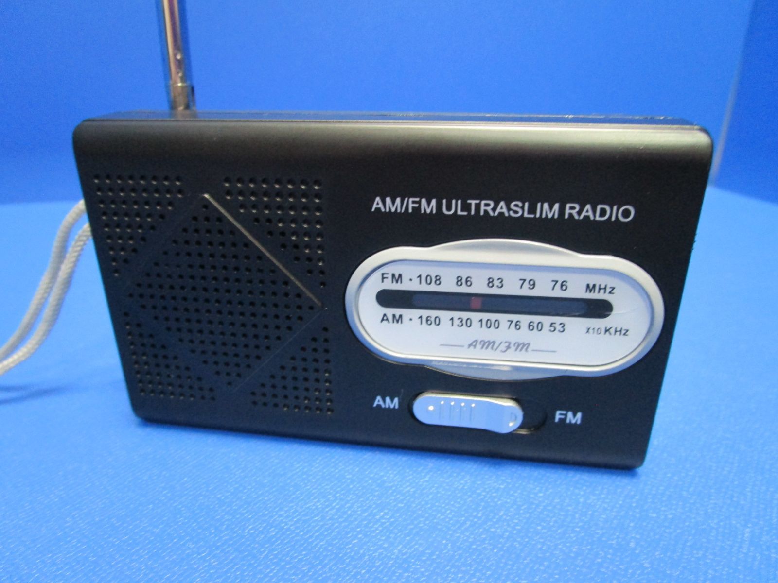 アグレクション 単2電池 AM FM ラジオ コンパクト - ラジオ