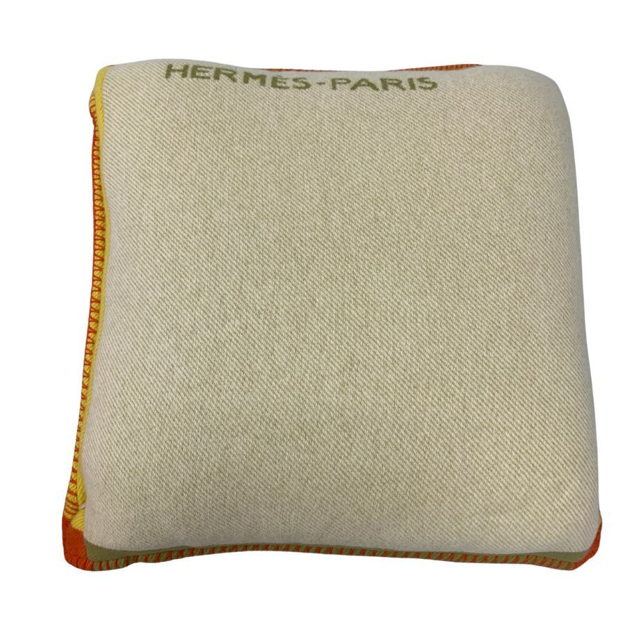 【送料込み】エルメス　クッション　オレンジ　HERMES 送料込み】エルメス クッション オレンジ HERMES 送料込み】エルメス