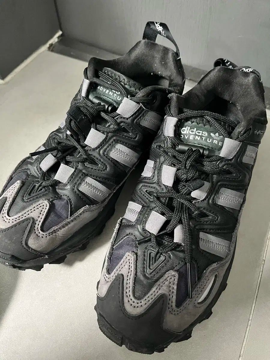 adidas アディダス ハイパータフ スニーカー 登山靴 トレッキングシューズ 250