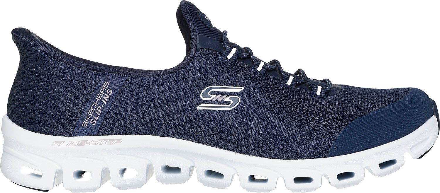 SKECHERS