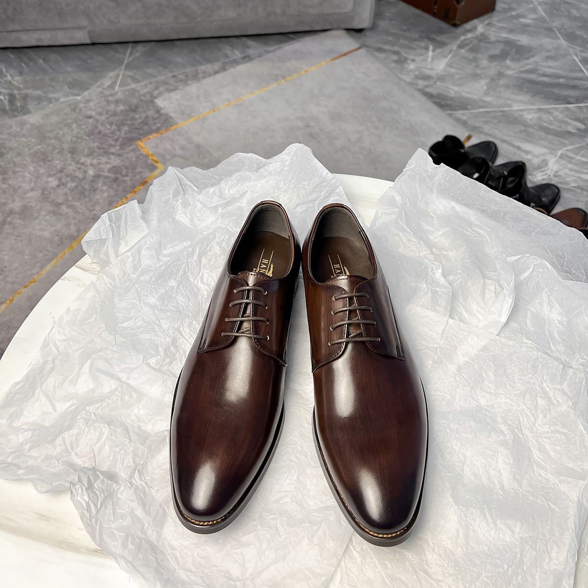 高級高品質本革使用 ビジネスシューズ 外羽根 紳士靴 レザーシューズ 