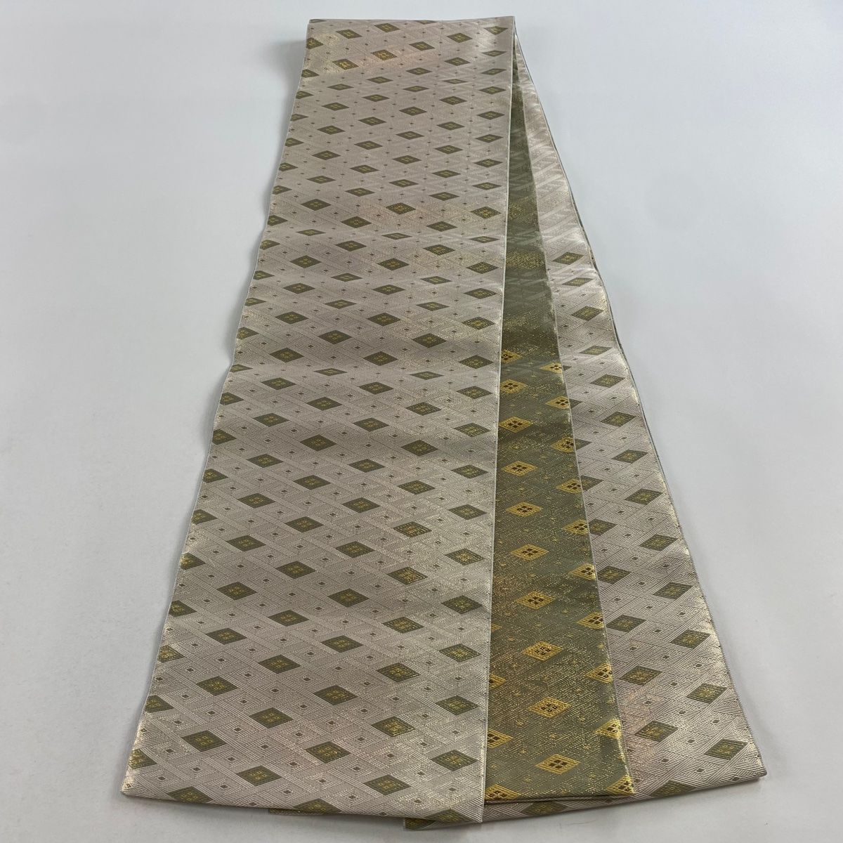 (最終市) No.2406 未使用シリーズ正絹菱縞箔袋帯　超美品 袋帯 美品 秀品 よろけ縞 金銀糸 箔 黒 六通 正絹 【中古