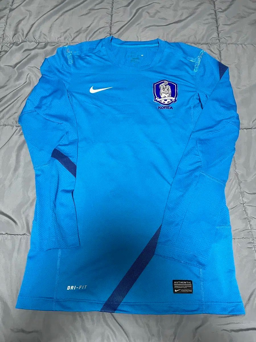 【雷市場（ポンジャン）商品韓国直送】 NIKE(ナイキ) 12 ー 14 大韓民国 トレーニング 長袖 (青)