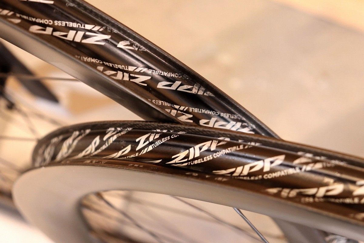 ジップ ZIPP 303S Tubeless DISC カーボン チューブレス