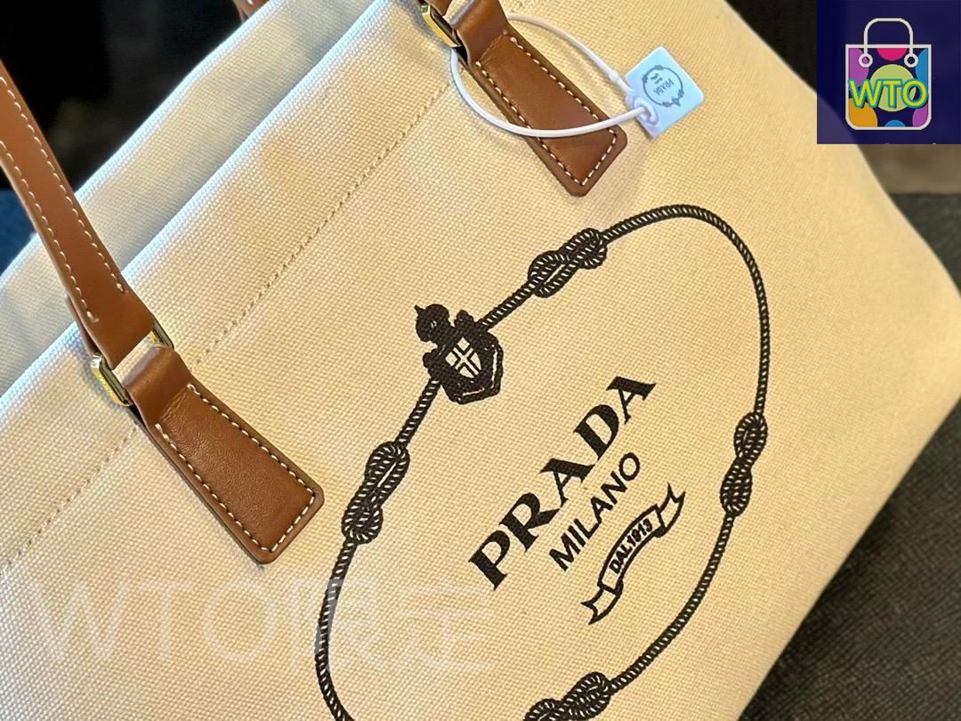 PRADAプラダの通勤必須のキャンバスショルダーバッグ｜本日限定