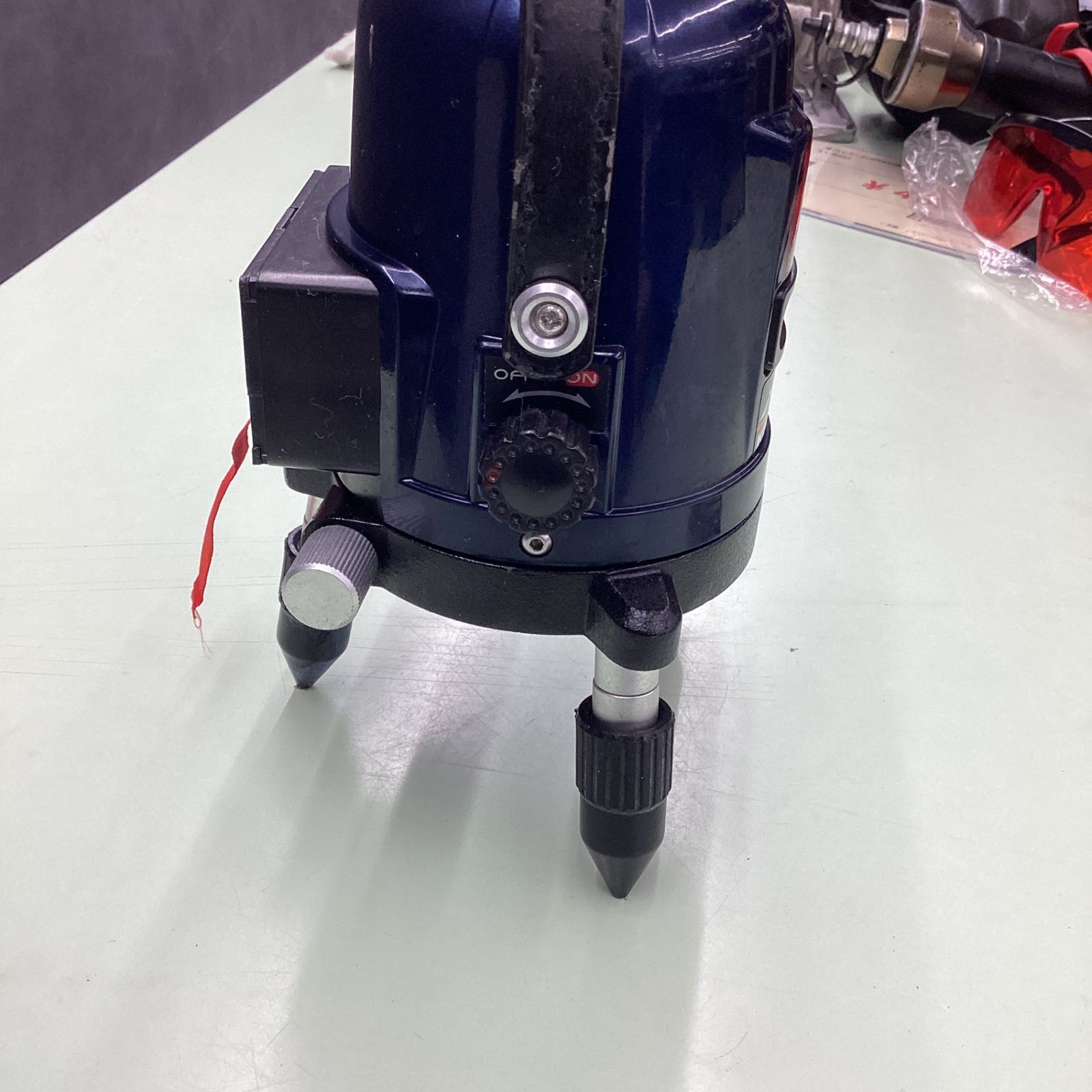 レーザー墨出し器