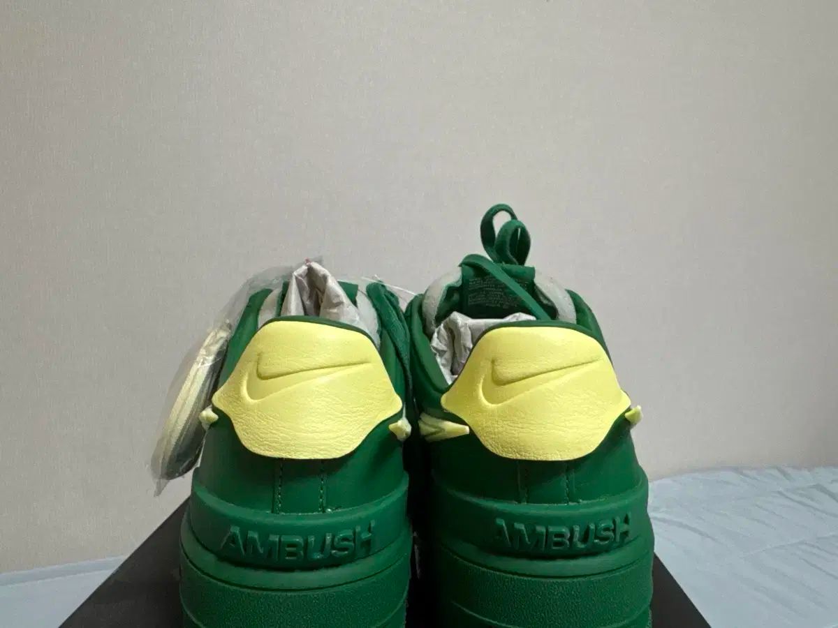 商品 NIKE ナイキ x 待ち伏せ エアフォース AIR FORCE 1 ロー SP 松 グリーン アン シトロン