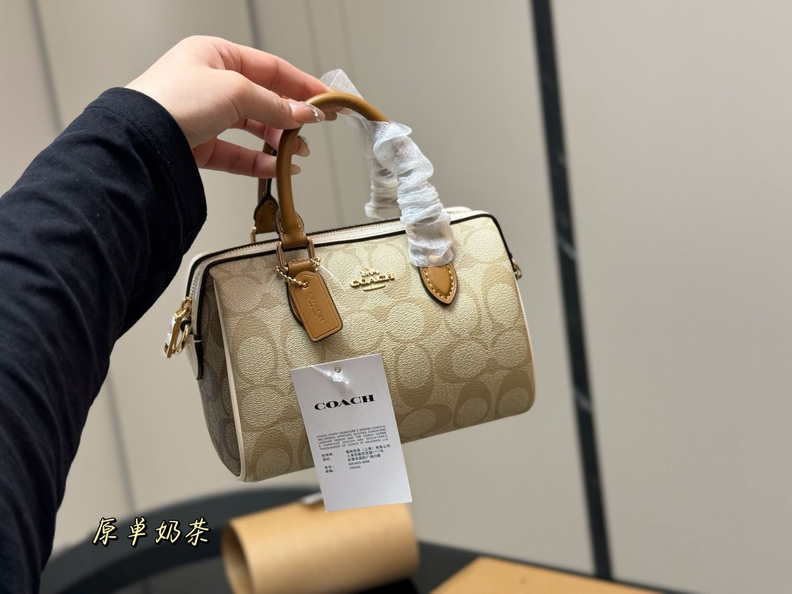 【COACH】送料無料/追跡有 Pillowミニピロートート 2WAYバック COACH® Outlet | Mini Pillow Tote Bag