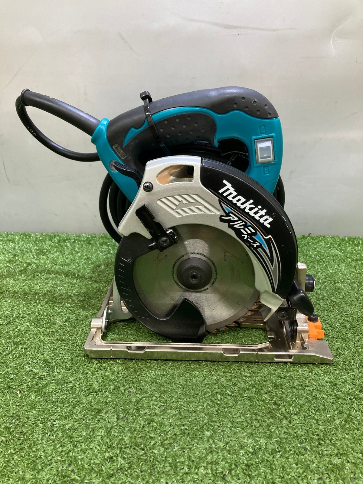中古品】【0921】☆makita(マキタ) 125㎜電気マルノコ アルミベース 