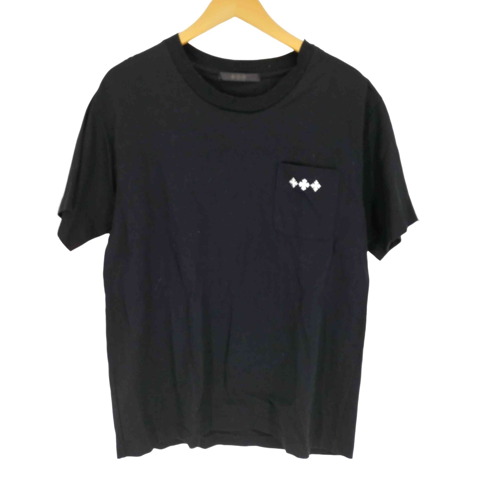 TATRAS ジッパーポケット付き黒Tシャツ タトラス TATRAS 24SS チェスト ポケット ロゴ チャーム Tシャツ