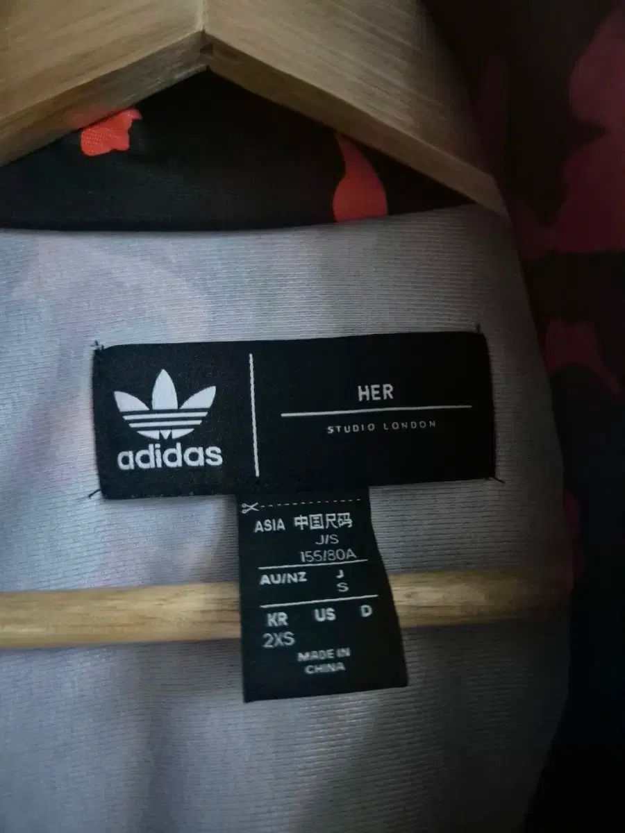 Adidas adidas アディダス ウーマンズ Her studio フローラル トラック スーツ セットアップ