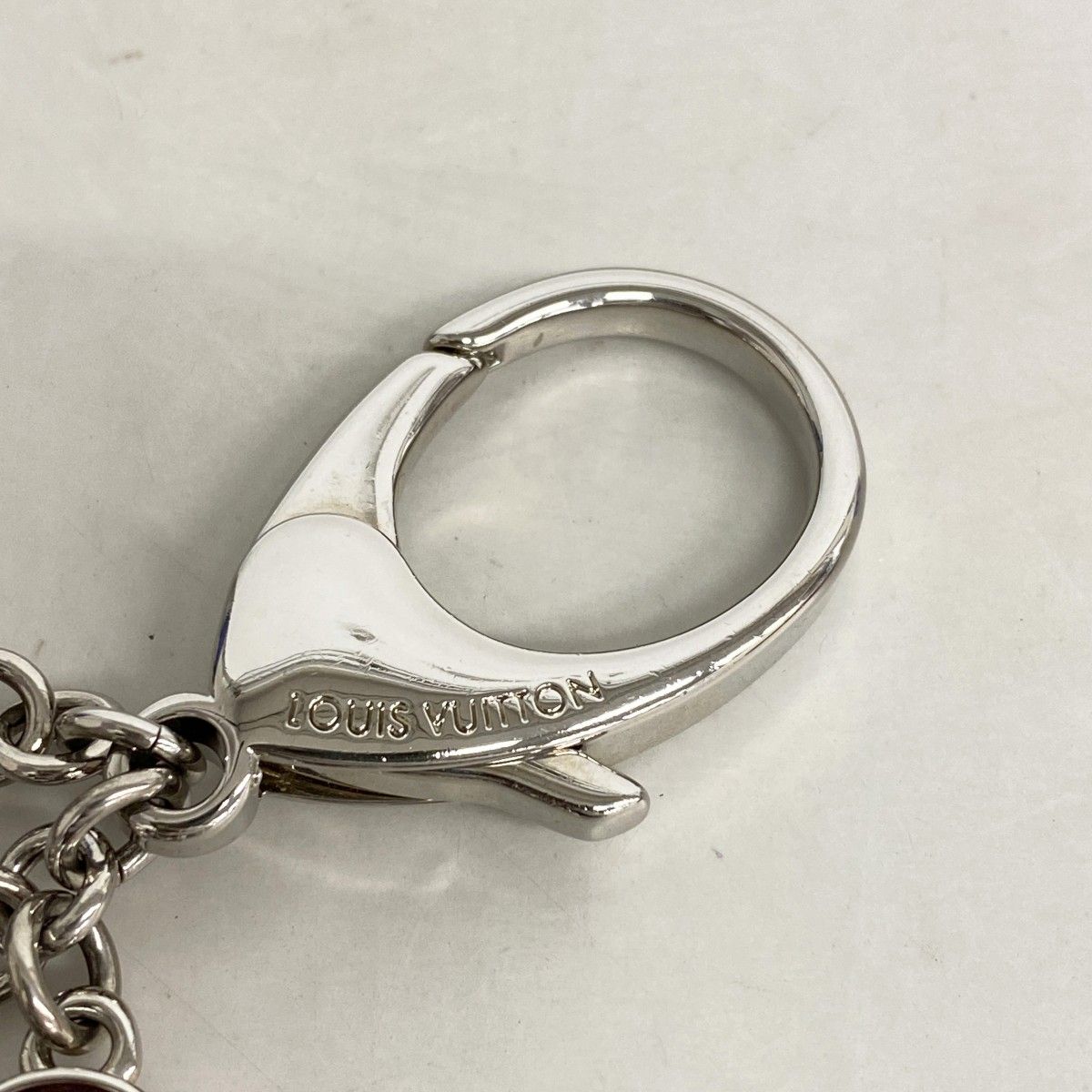 5md4435 ルイヴィトン キーホルダー エピ ビジューサックフルールドゥ M65224 フューシャ レディース