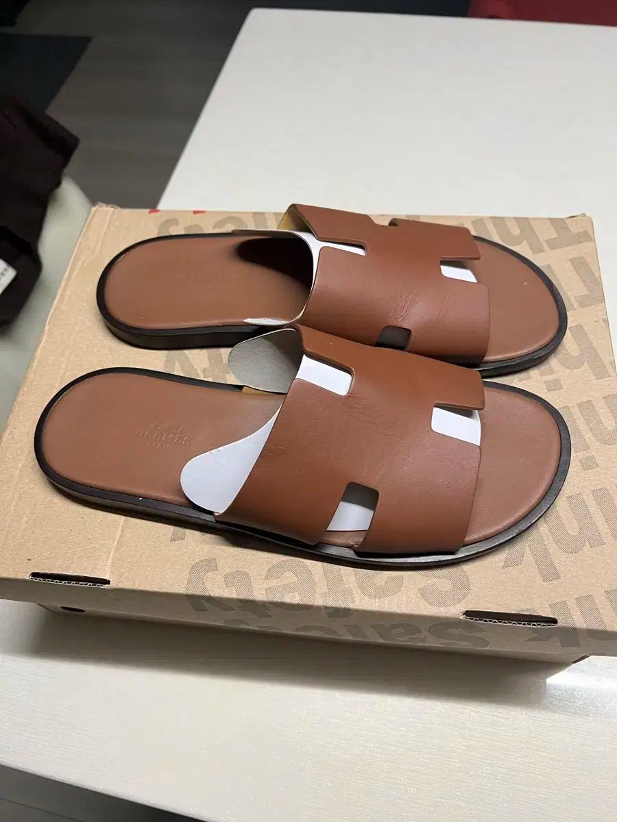 HERMES　イズミール　サンダル　サイズ40 HERMES(エルメス) イズミール ゴールド メンズ スリッパ 40 5 サイズ