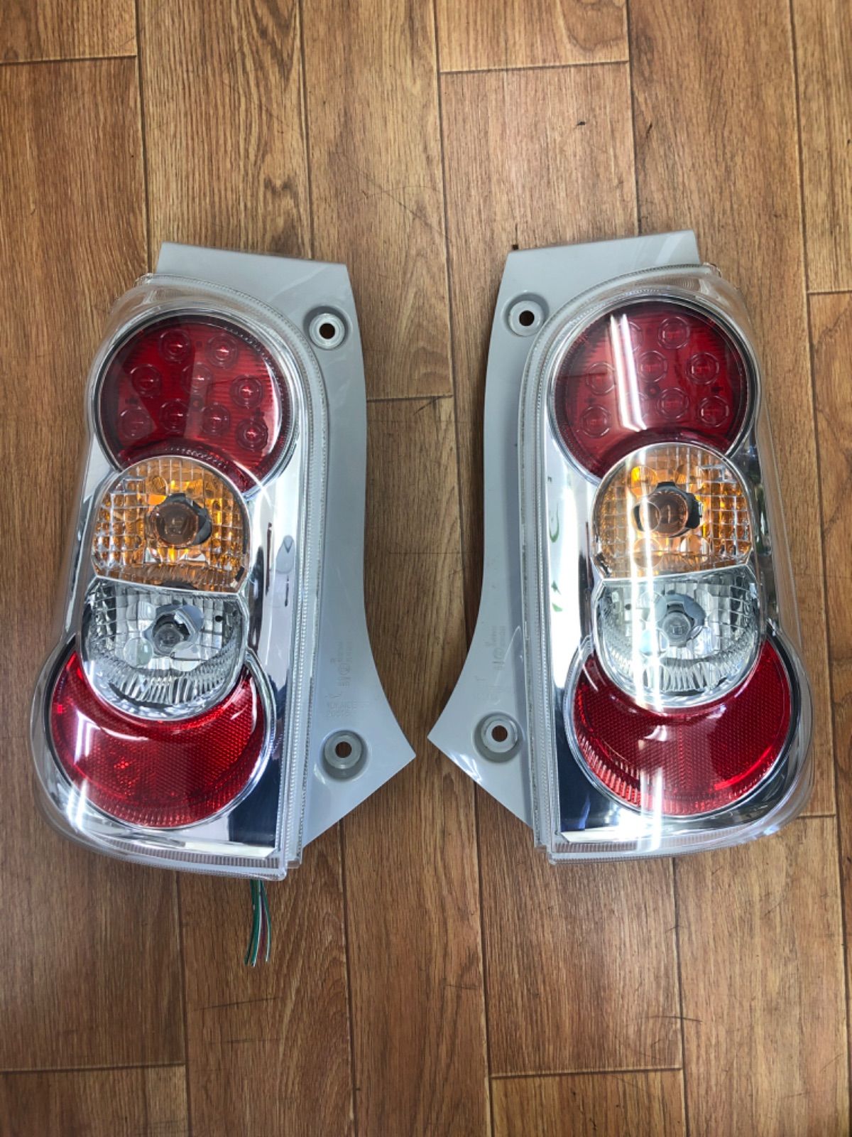 ❣️ダイハツ ミラココア L675S 後期 LED テールランプ 左右セット車 