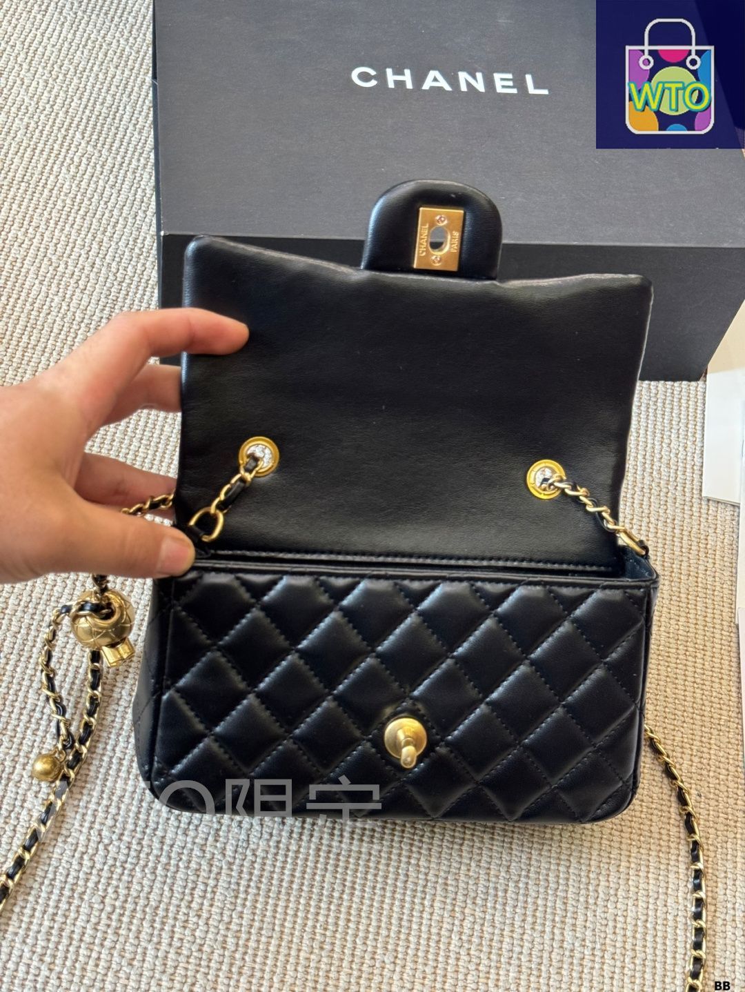 今日特価】Chanel シャネル ゴールドボールスクエアミニバッグ