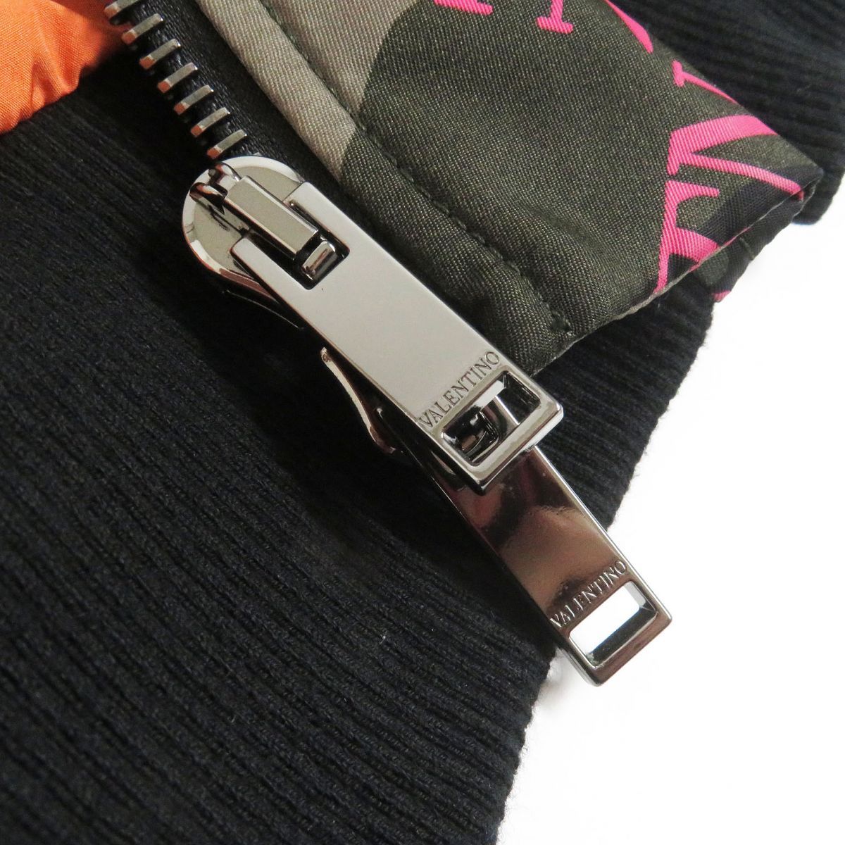 美品□19SS VALENTINO/ヴァレンティノ VLTNロゴ カモフラ柄 WZIP