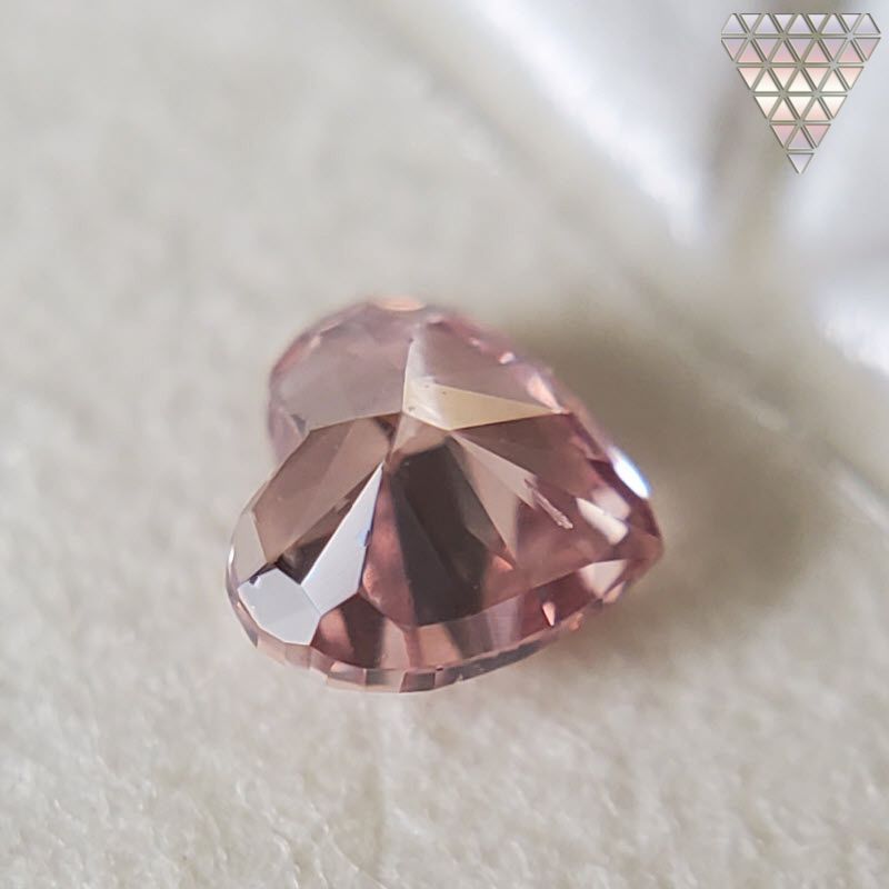 0.053 ct FANCY INTENSE PINK SI2 HEART CGL 天然 ダイヤモンド