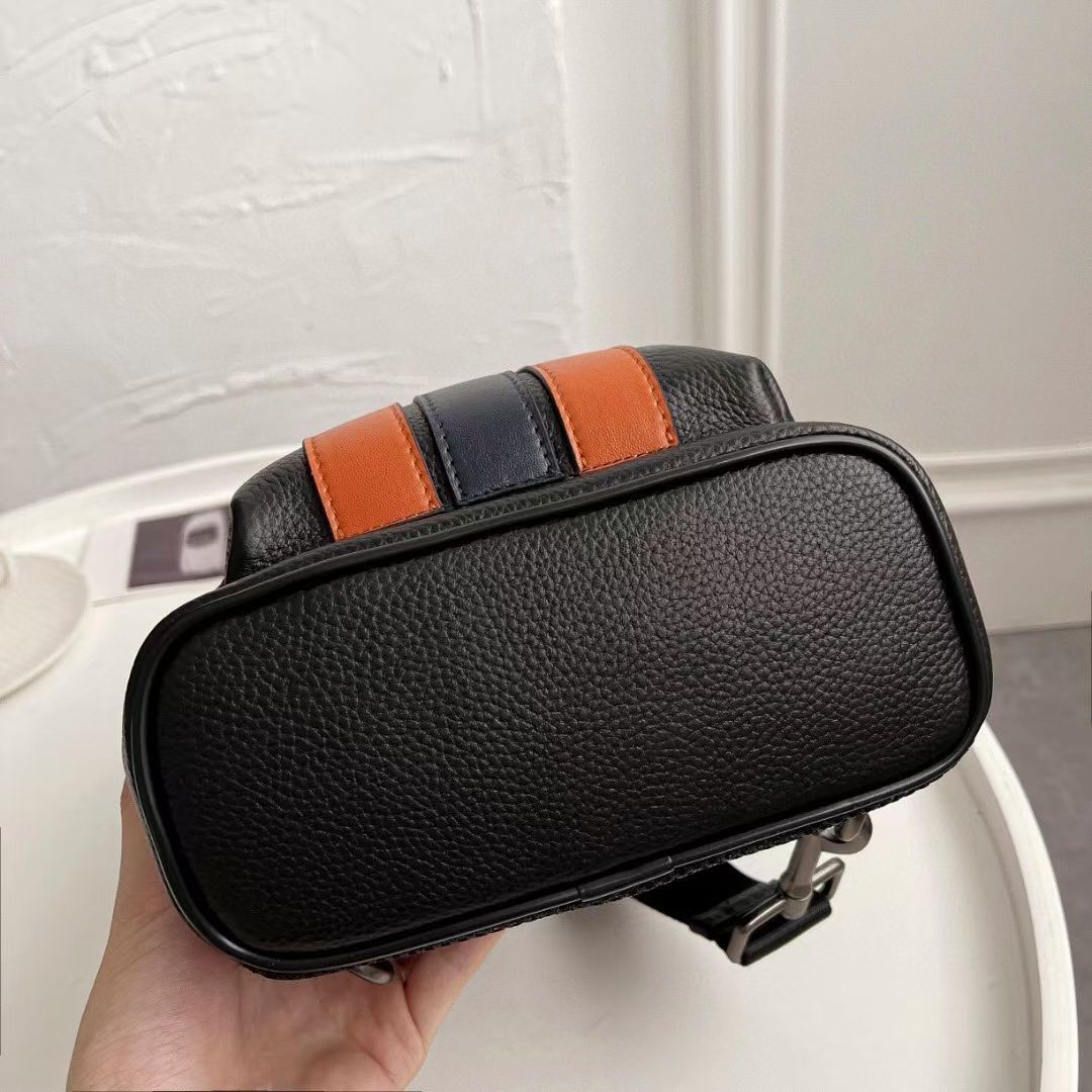 COACH WEST コーチ ボディバッグ ショルダーバッグ 斜め掛け  