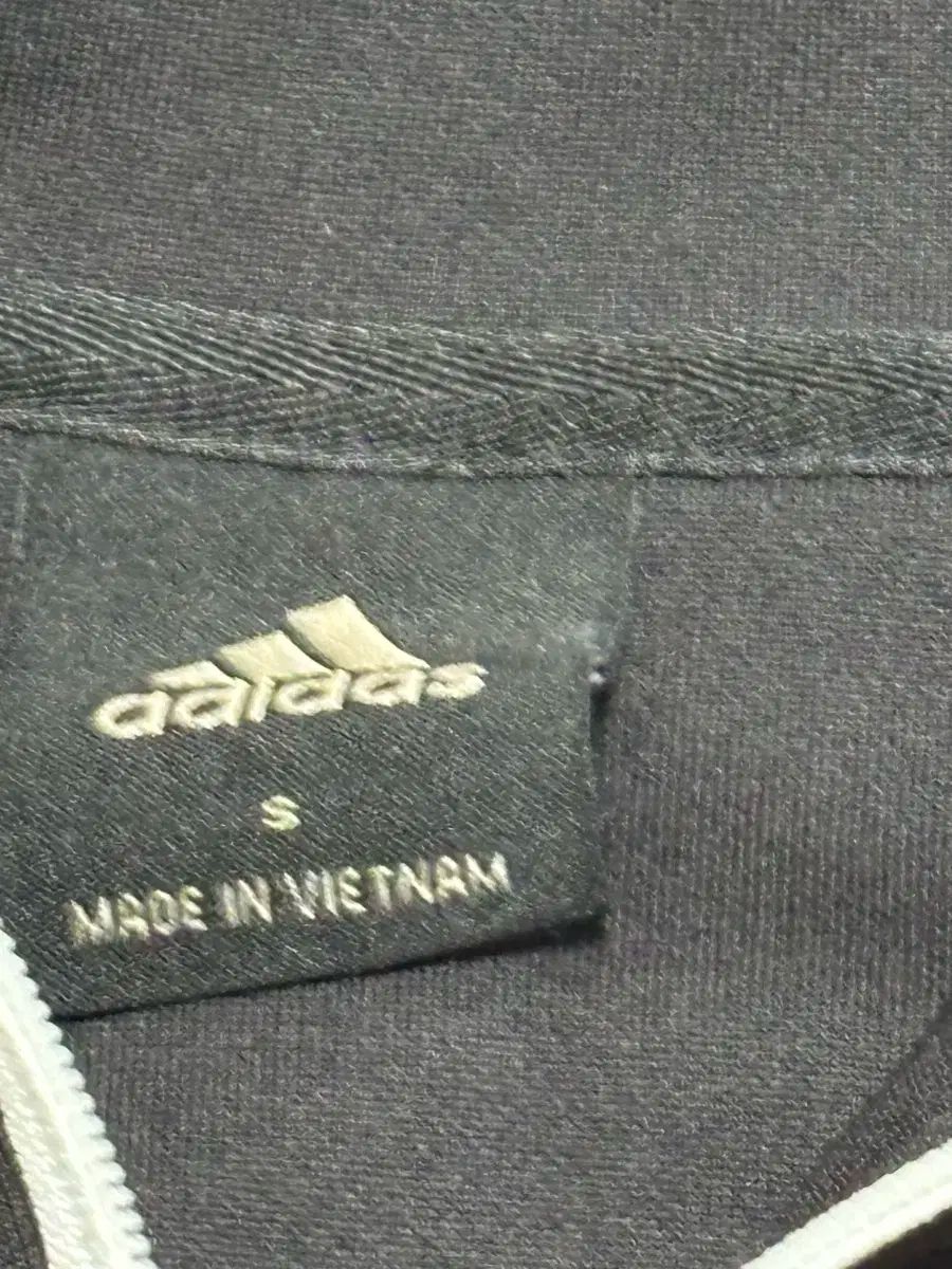 adidas アディダス