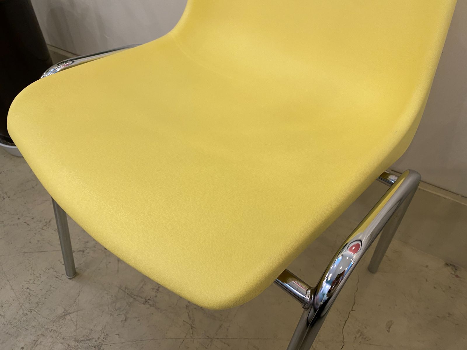 ハーマンミラー イームズシェルチェア イエロー □スタッキングチェア