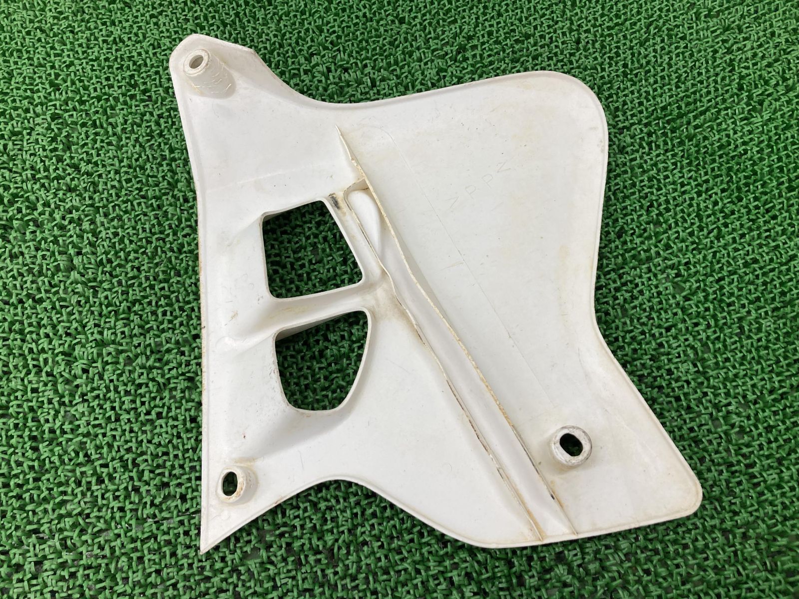 WR250Z シュラウド 左 白 ヤマハ 純正 中古 バイク 部品 4PE3 1995年