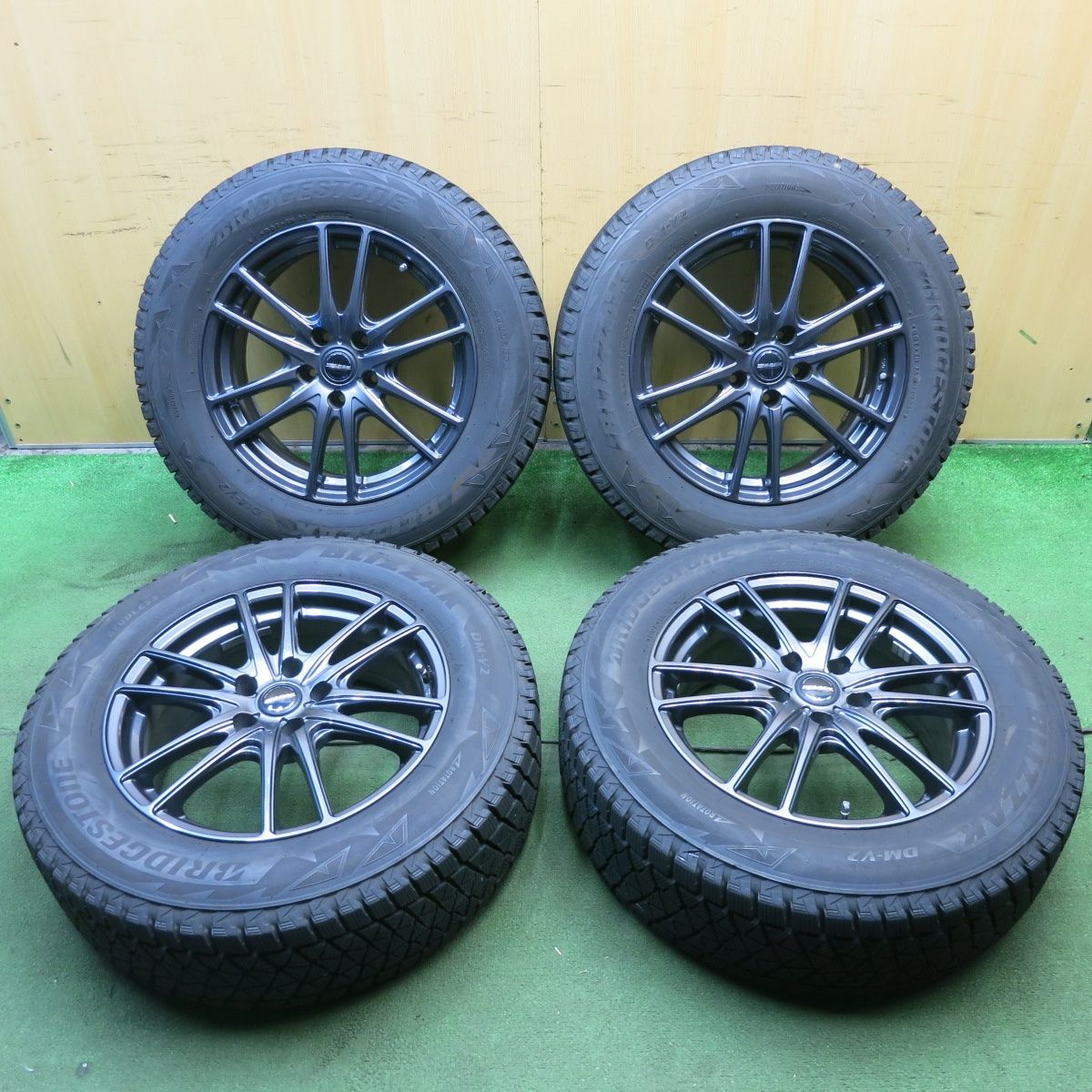 *送料無料* バリ溝！キレイ！8.5分スタッドレス 225/65R17 ブリヂストン ブリザック DM-V2 WAREN ヴァーレン 17インチ PCD114.3/5H4020905KKス