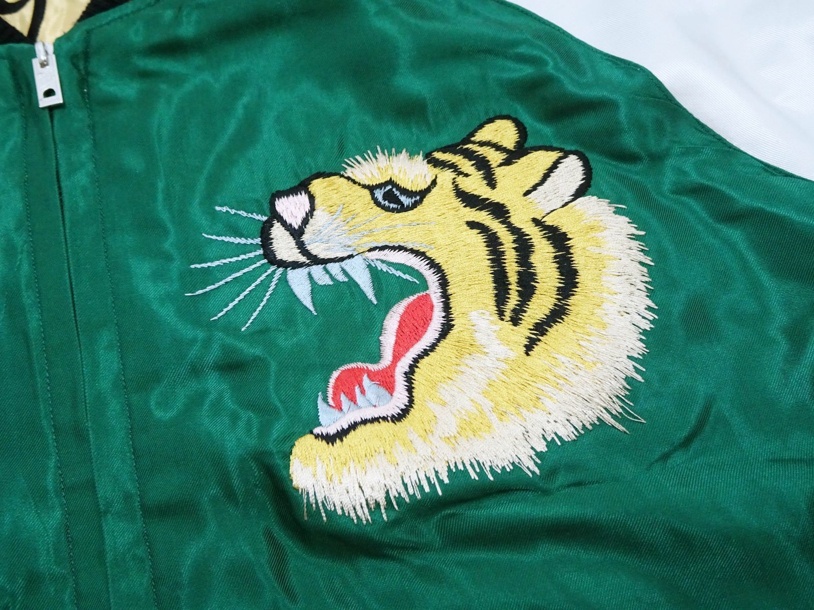 r*y様 スカジャン東洋TEXAS虎 ヴィンテージ 古着 東洋スカジャン【ROARING TIGER×EAGLE DRAGON】サテンキルトスカ