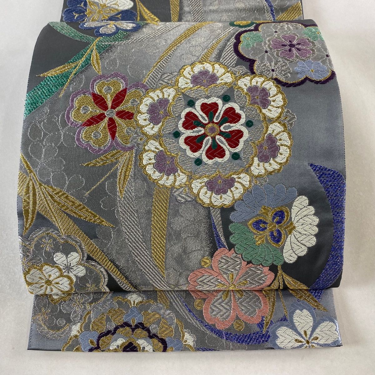 袋帯 美品 秀品 振袖向き 華文 桜 箔 金銀糸 灰色 六通 正絹