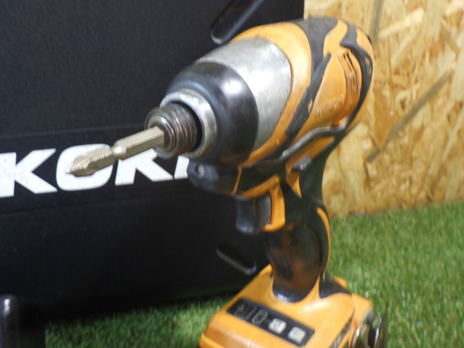 穴あけ作業に 日立 充電式インパクトドライバー WH14DDL 品