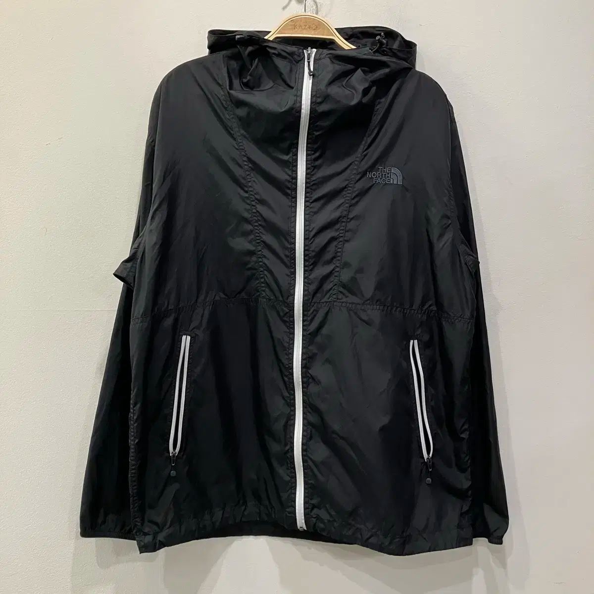 442 THE NORTH FACE(ザノースフェイス) ウインドブレーカー