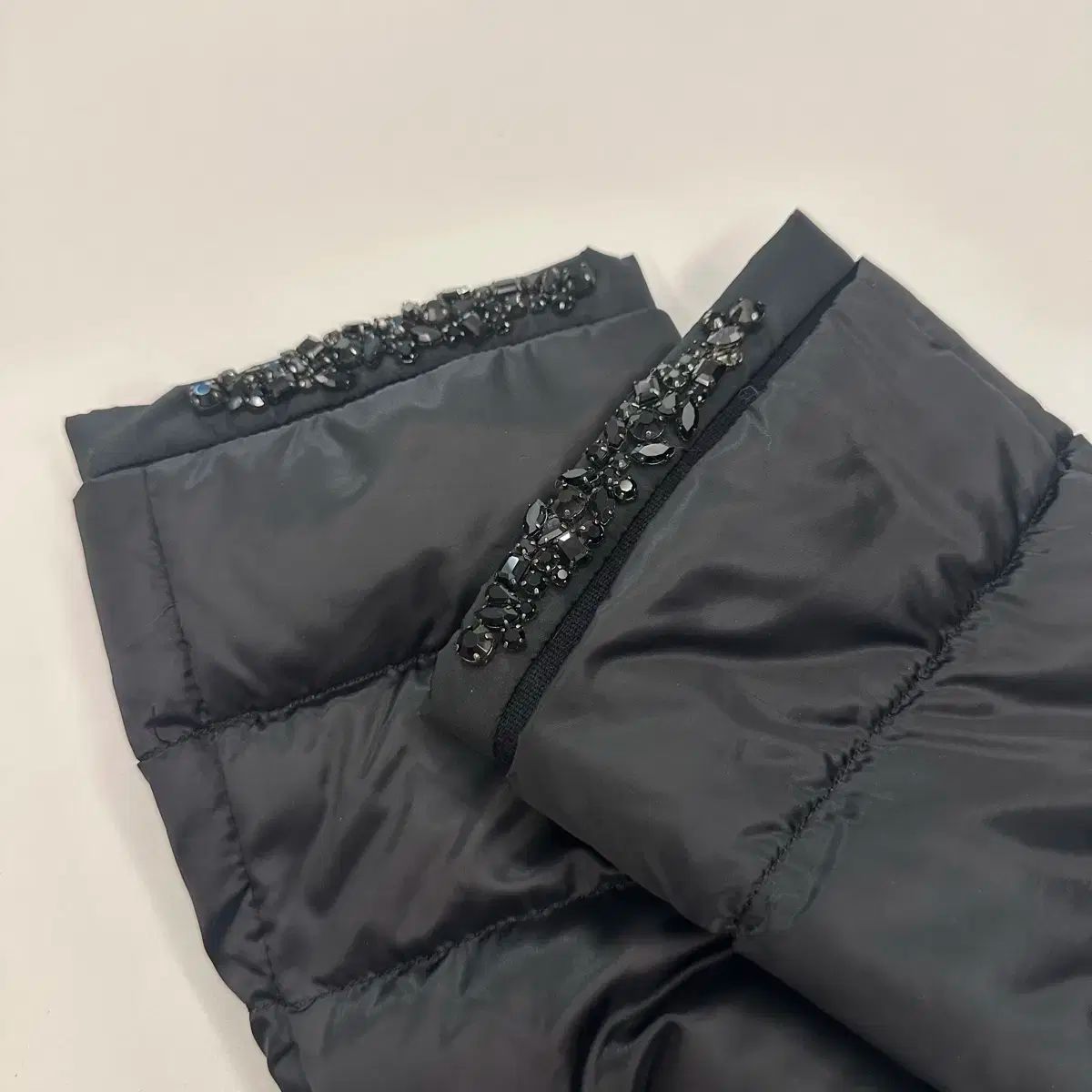 MAX MARA マックスマーラ ビーズ装飾 フード装飾 カフ装飾 ノベフ ノーベルー ノーベロ