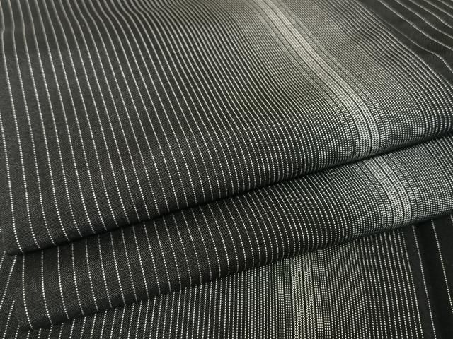 平和屋着物●本場縞大島紬　黒地　正絹　逸品　AAAW4277np 平和屋着物○本場縞大島紬 黒地 正絹 逸品 AAAW4277np - メルカリ