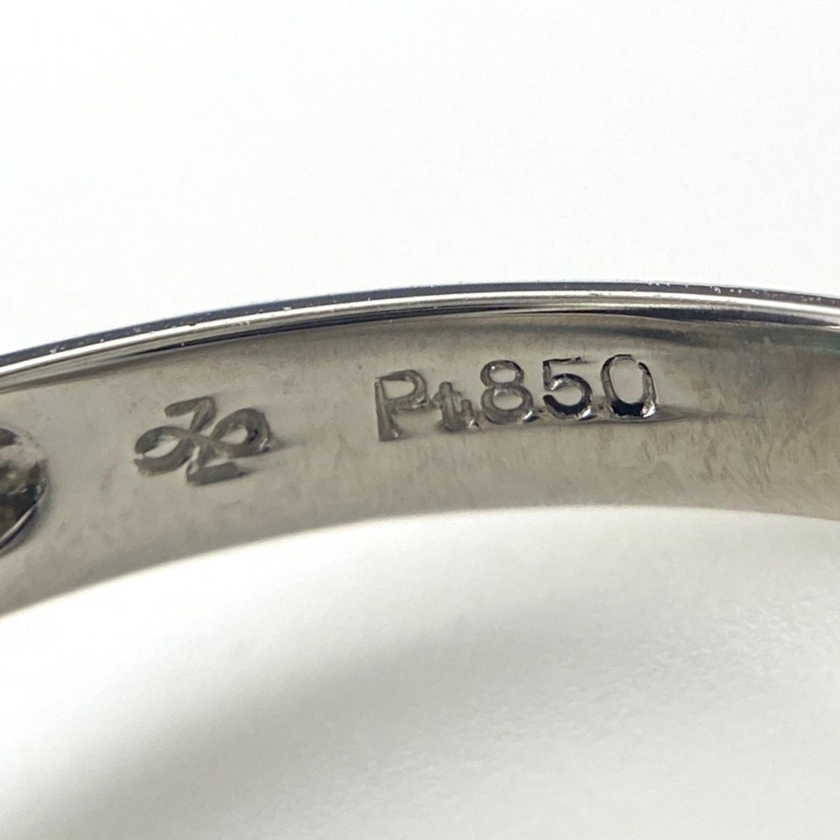 Pt850プラチナエメラルドダイヤモンドイヤリング PT850 /イヤリング 】ダイヤモンドエメラルド 4g - メルカリ