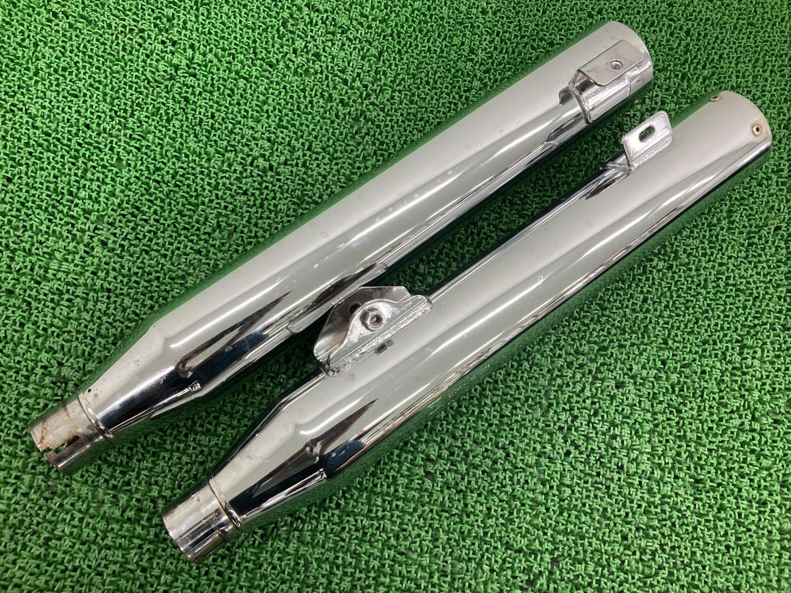FXDF1580 サイレンサーマフラー 64900183/64900184 ハーレー 純正