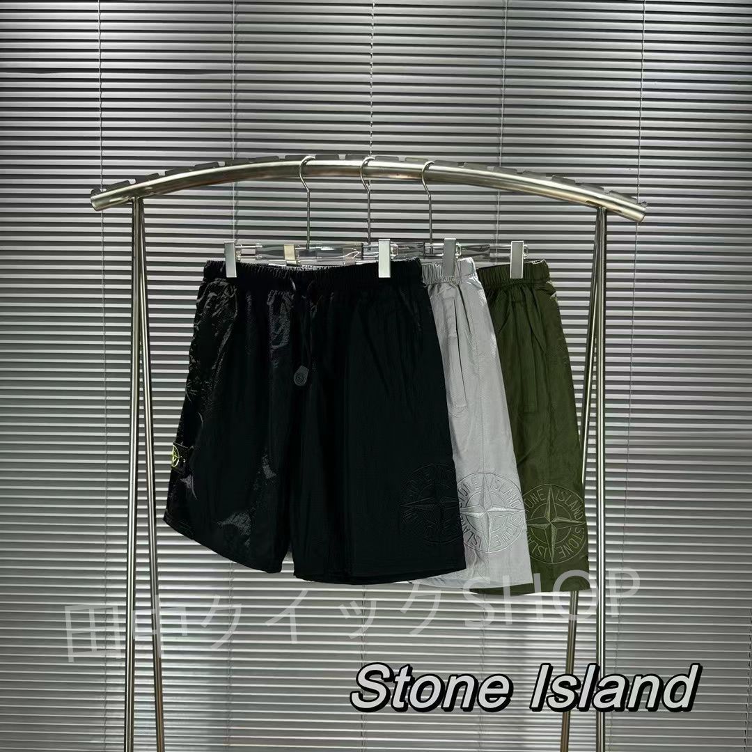 新品Stone Island ショートパンツ