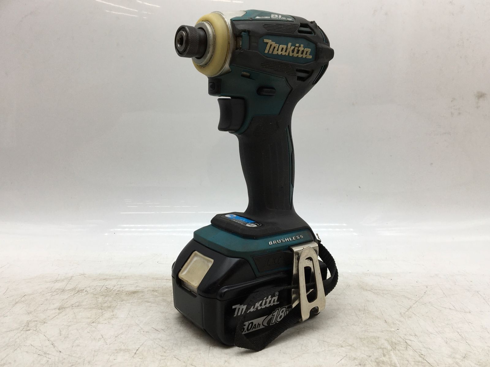 Makita - 212　マキタ　充電式インパクトドライバ　中古品 21b4ekpyszL._AC_UL210_SR210,