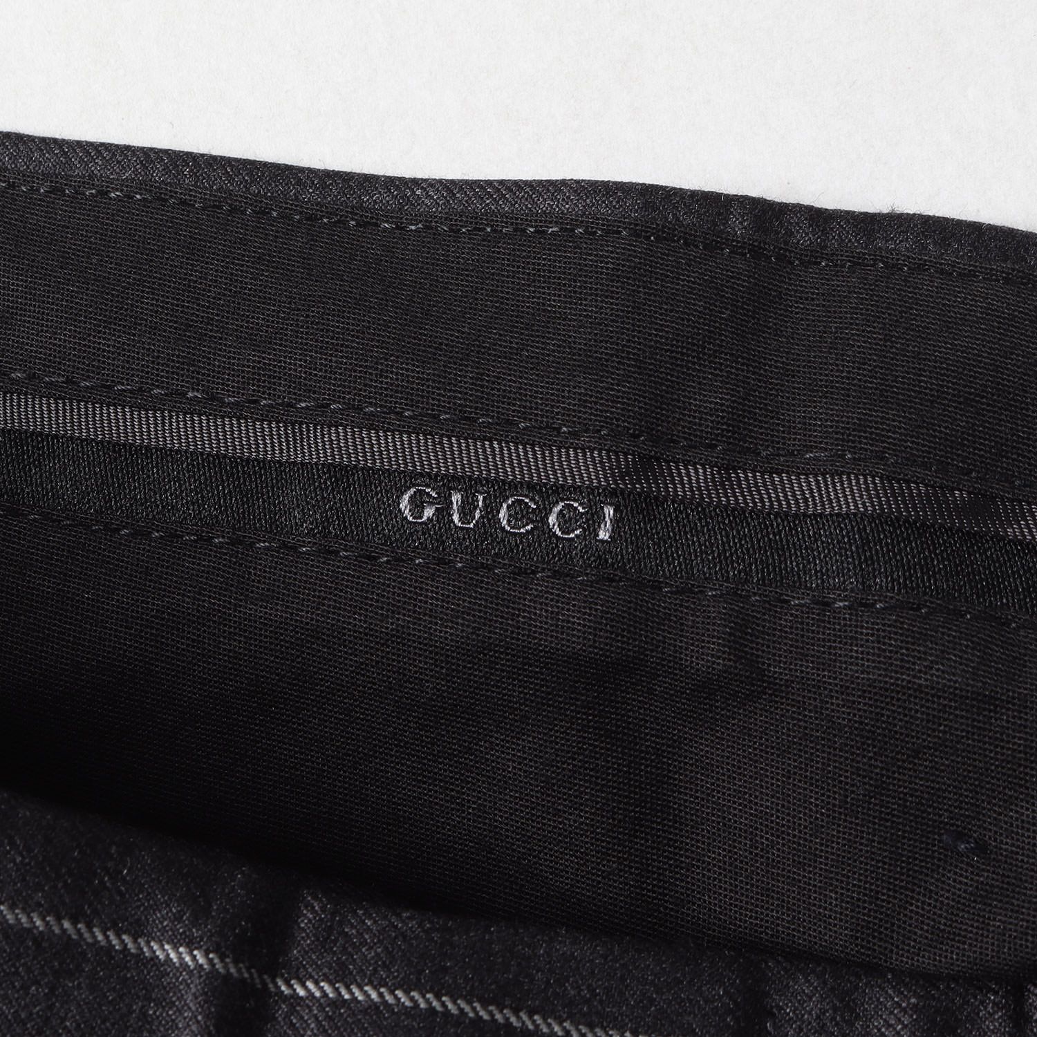 GUCCI グッチ 00s ストライプ ウールギャバ ピークドラペル シングル 2B テーラード ジャケット ワンタック スラックス パンツ / セットアップ スーツ Y2K グレー 00年代 イタリア製 ブランド【メンズ】【中古】 GUCCI グッチ 00s ストライプ ウールギャバ ピークドラペル シングル