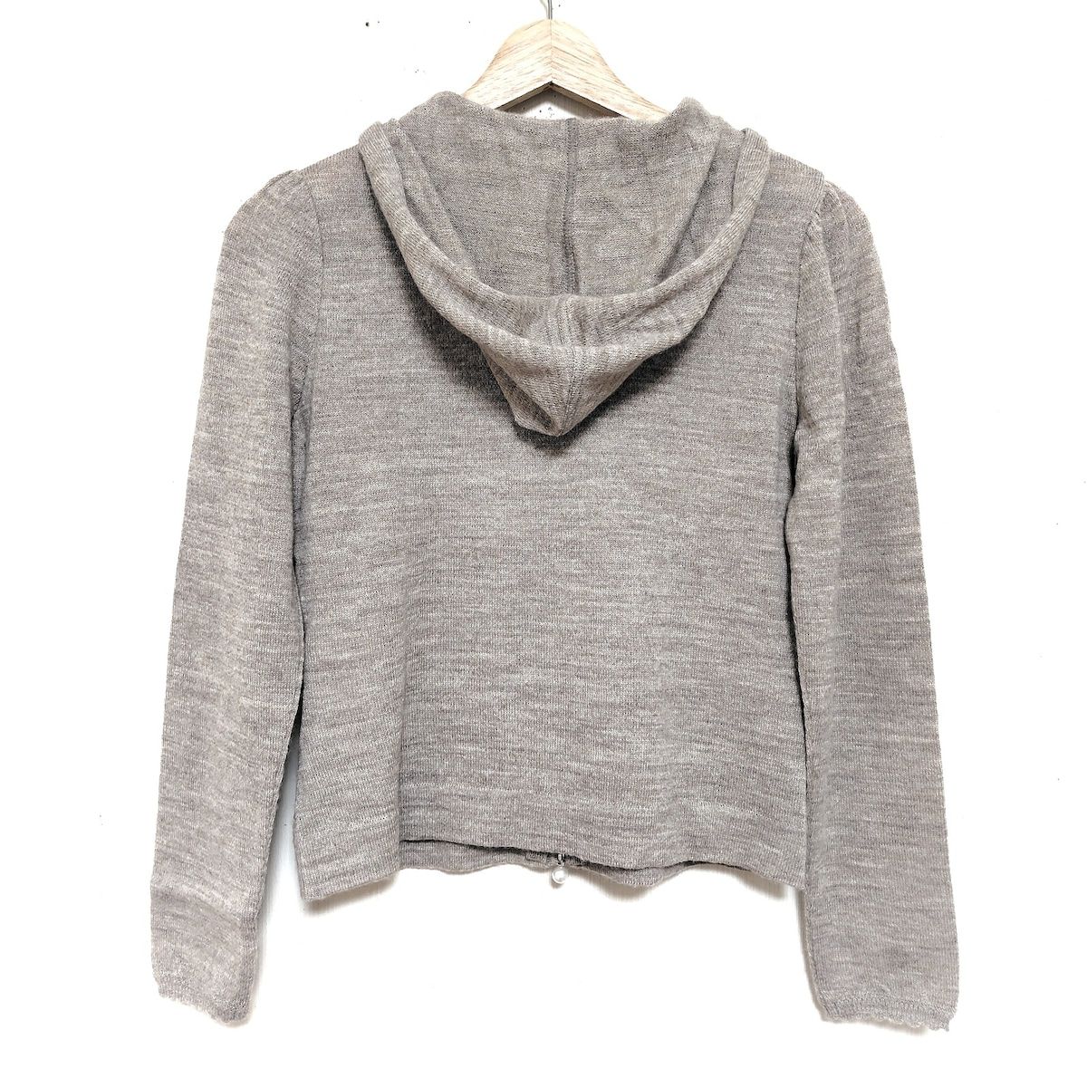 新品Reneルネ　フーディニットジレ36　グリーン　フリル袖　パーカー　フード付 新品Reneルネ フーディニットジレ36 グリーン フリル袖 パーカー